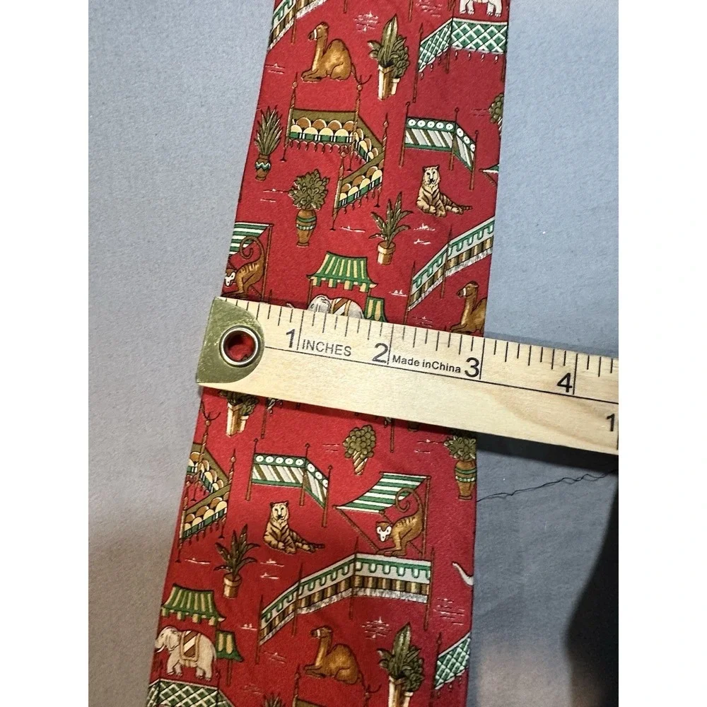 VTG Salvatore Ferragamo 100% Silk Tie, Italy‎ Red Tiger/Camel/Elephant Print